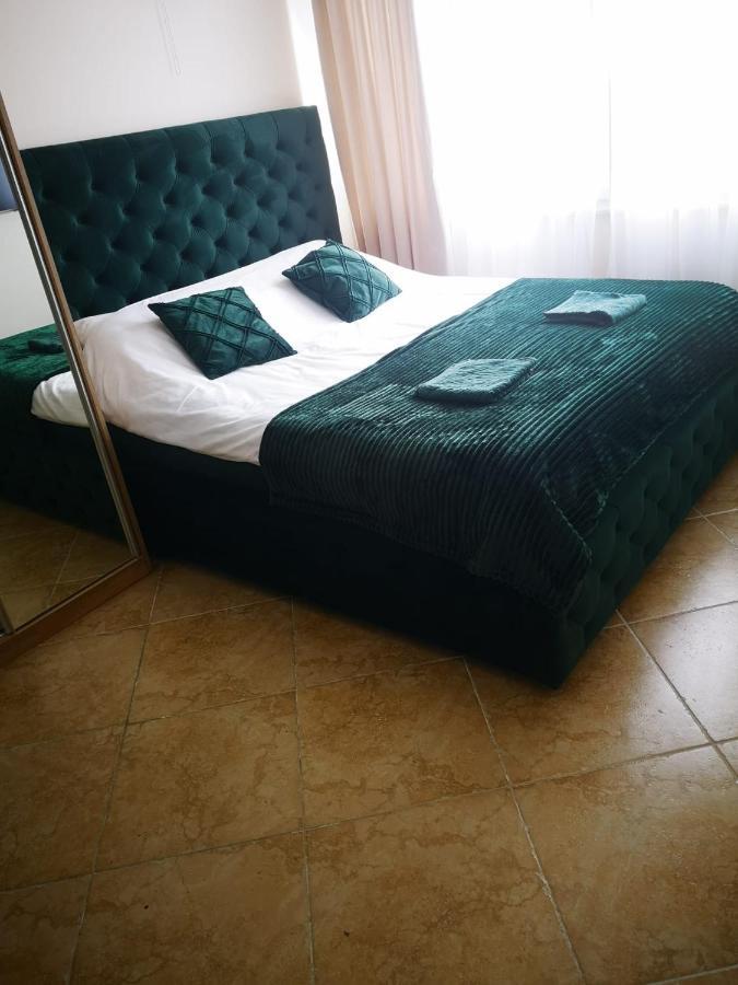 Vlorë Riviera Deluxe Apartments מראה חיצוני תמונה