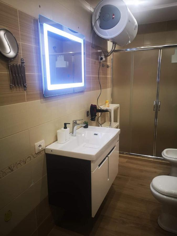 Vlorë Riviera Deluxe Apartments מראה חיצוני תמונה